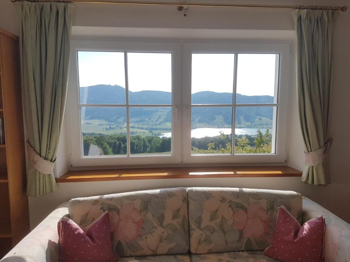 Wunderschoene Ferienwohnung Mit Seeblick Zell am Moos Eksteriør bilde