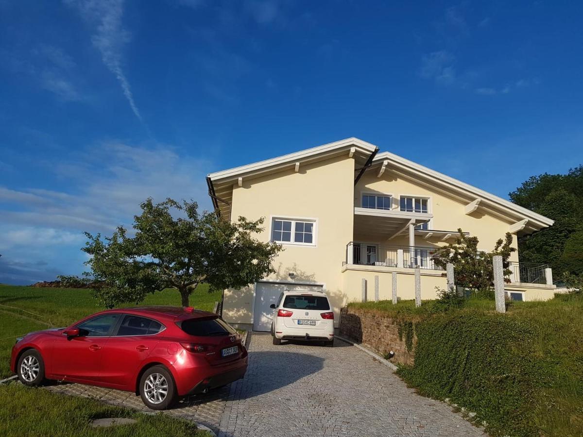 Wunderschoene Ferienwohnung Mit Seeblick Zell am Moos Eksteriør bilde