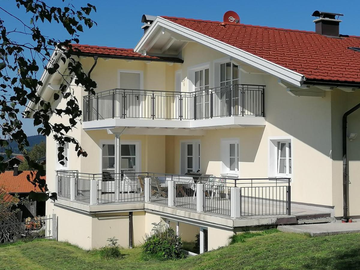 Wunderschoene Ferienwohnung Mit Seeblick Zell am Moos Eksteriør bilde