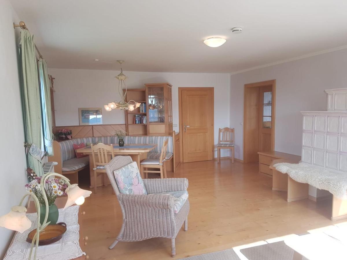Wunderschoene Ferienwohnung Mit Seeblick Zell am Moos Eksteriør bilde