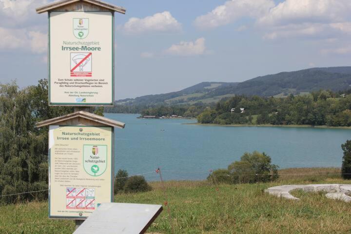Wunderschoene Ferienwohnung Mit Seeblick Zell am Moos Eksteriør bilde